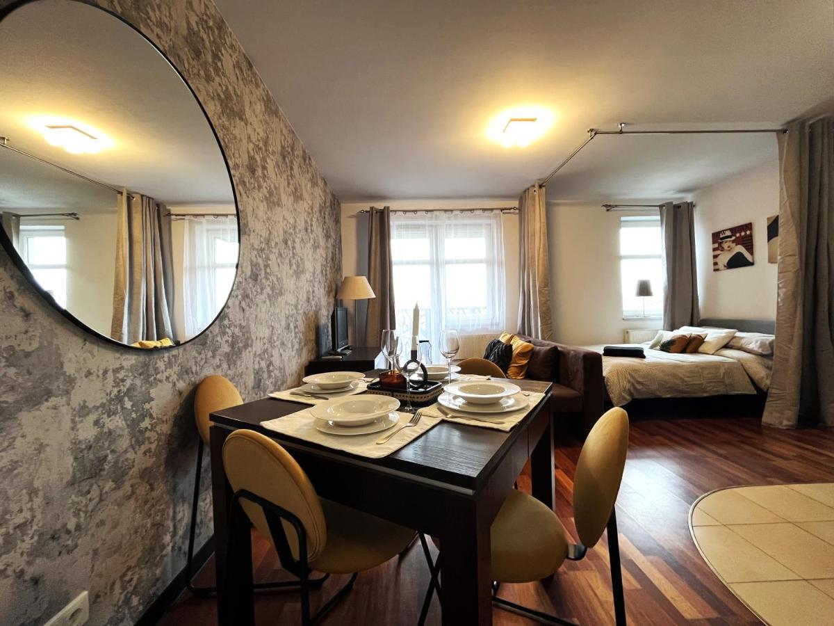 Jagielly Apartment ~ Self Check-In 24H ~ Parking & Lift Wroclaw Dış mekan fotoğraf